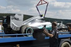Rosberg Beruntung Selamat...