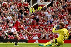 Newcastle Hentikan Tren...