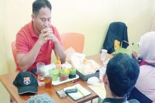 Keluarga Protes Penangguhan...