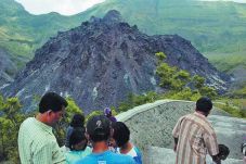 Pemkab Blitar Gugat...