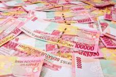 Rupiah Terpuruk, Industri...