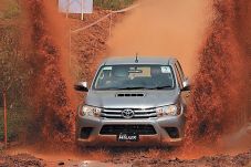 Tenaga Besar Mobil Dua...