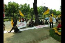 Kantor Ahok Diserbu...