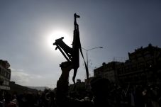 Houthi Tembak Jatuh...