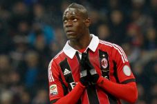 Kendalikan Balotelli,...