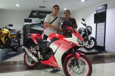Empat Konsumen Motor...