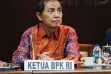Hakim Absen, Sidang...