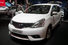 Beli Mobil Nissan Gratis...