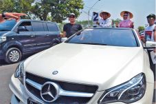Asip-Arini Pamer Mercy,...