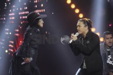 Duet dengan Alex Rudiart,...