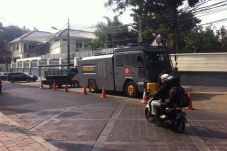 Polisi dan Satpol PP...