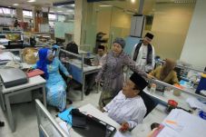 Ahok Revisi Pergub Zaman...