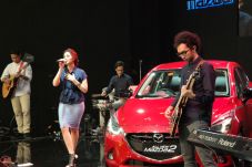 Raisa Hipnotis Pengunjung...