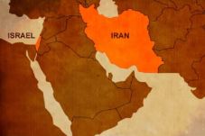 Iran: Perang Melawan...