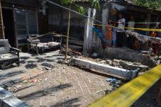 Tertimpa Tiang Beton...