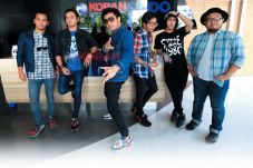 Maliq D essentials,...