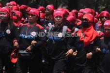 Demo Buruh, Polwan dan...