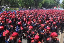 Tuntutan Tak Ditanggapi,...
