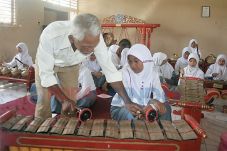 Kemampuan Berbahasa...