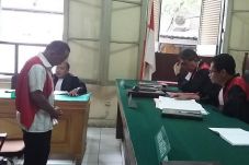 Jadikan Anak Budak Seks,...