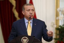 Kritis pada Erdogan,...