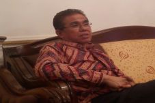 Umroh Sendal Jepit,...