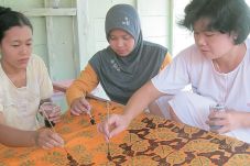 Perajin Batik dan Tas...