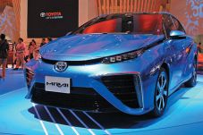 Toyota Mirai Bisa Jalan...