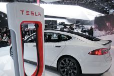 Forbes Pilih Tesla sebagai...