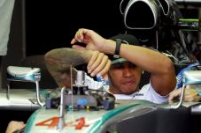 Hamilton Serukan Rombak...