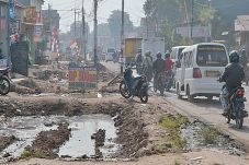 Banyak Proyek Infrastruktur...