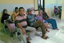 Pelayanan Dibatasi,...