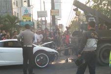 Lamborghini Tabrak Motor...