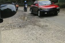 Pengamat Menduga Proyek...