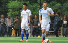 Satu Per Satu Pemain...