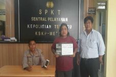 Beraksi di Atas Kapal,...