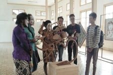Serangga Kayu Bermotor...