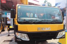 GM Tractors Hadirkan...