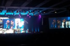 KM Buka Fanmeeting BTS...