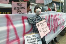 Kejari Bekasi Didesak...