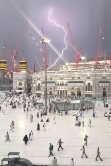 Ketika Crane Masjidilharam...