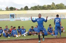 Jatidiri B Diperlukan
