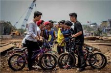 Go BMX, Sinetron Penuh...