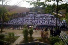 SMAN 8 Bandung Salat...