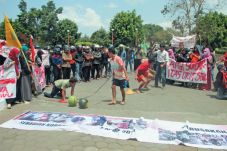 Dewan Diminta Bentuk...