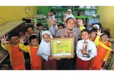 Sabet Penghargaan The...