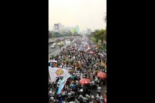 Demo Guru Bubar, Jalan...