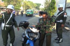 Puluhan Warga Terjaring...