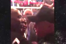 Mayweather Jr Menang,...