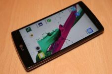 LG Kembali Rilis Phablet...